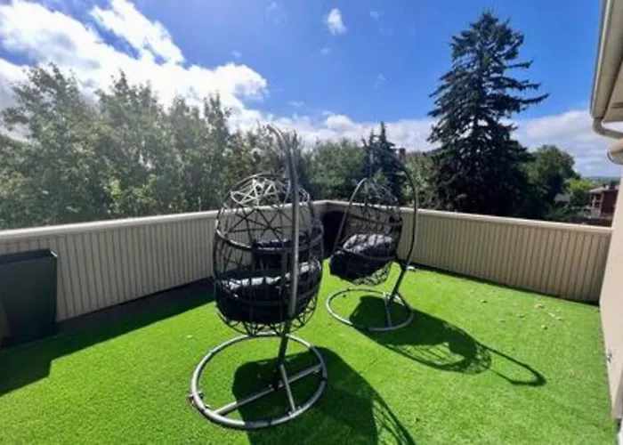 Holiday home Sunlit 3 Bedroom - Elevated Deck And Garage Pittsburgh